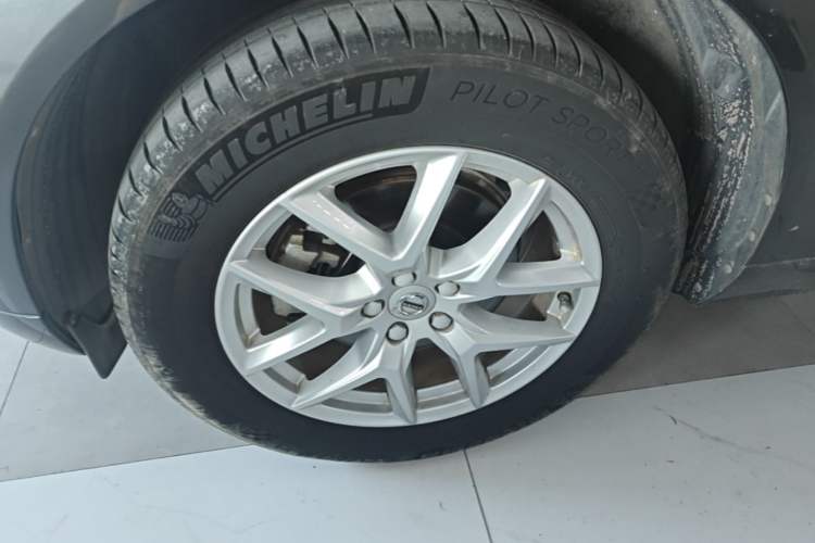 Used Volvo XC60 2019 T5 4x4 Smart Edition China VI Standard Left Front Wheel Hub