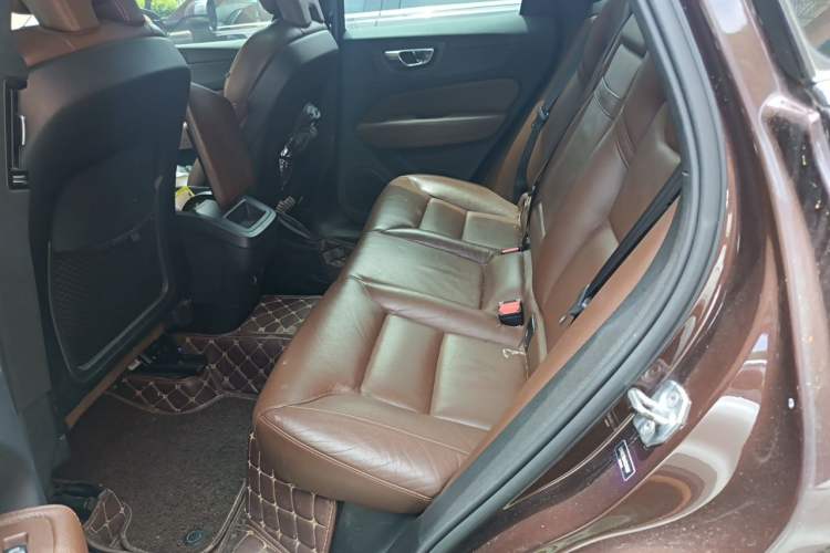 Used Volvo XC60 2019 T5 4x4 Smart Edition China VI Standard Left Rear Seat