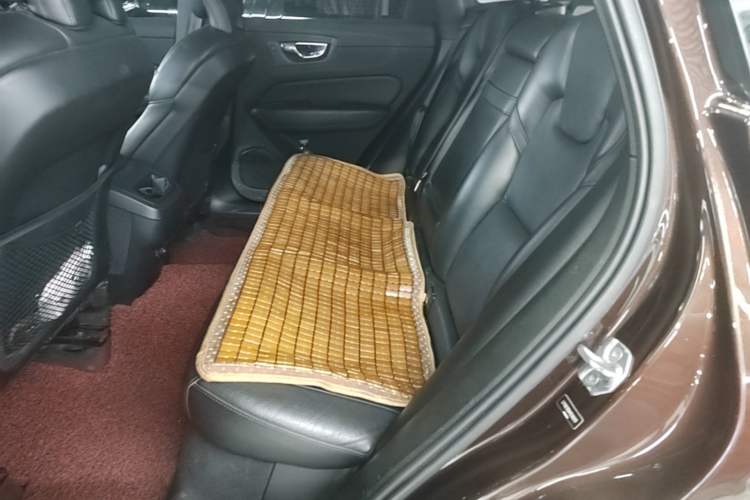 Used Volvo XC60 2019 T5 4x4 Smart Edition China VI Standard Left Rear Seat