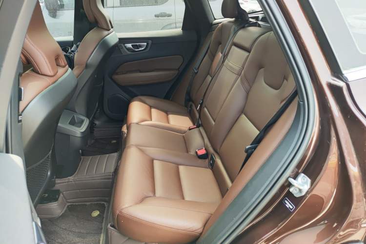 Used Volvo XC60 2019 T5 4x4 Smart Edition China VI Standard Left Rear Seat