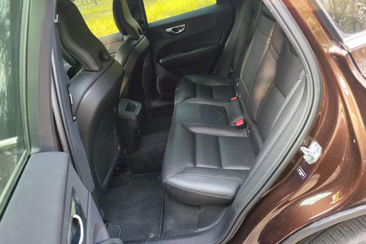 Used Volvo XC60 2019 T5 4x4 Zhiyuan Edition China VI Standard Left Rear Seat