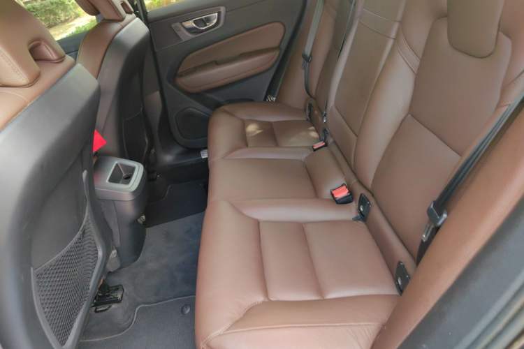 Used Volvo XC60 2019 T5 4x4 Smart Edition China VI Standard Left Rear Seat