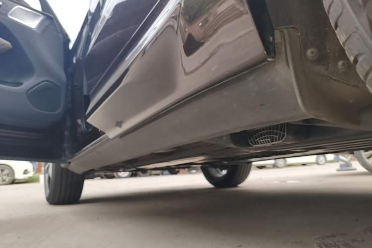 Used Volvo XC60 2019 T5 4x4 Smart Edition China V Standard Left Side Sill