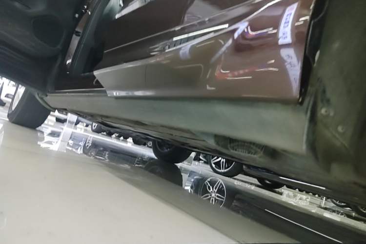 Used Volvo XC60 2019 T5 4x4 Smart Edition China VI Standard Left Side Sill