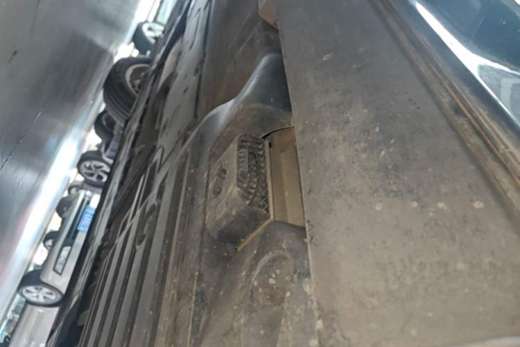 Used Volvo XC60 2019 T5 4x4 Smart Edition China VI Standard Left Side Sill