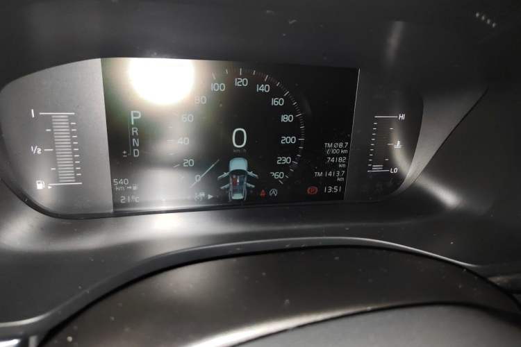 Used Volvo XC60 2019 T5 4x4 Smart Edition China V Standard Odometer Close Up