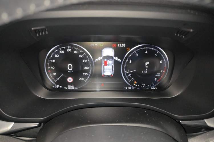 Used Volvo XC60 2019 T5 4x4 Zhiyuan Edition China VI Standard Odometer Close Up
