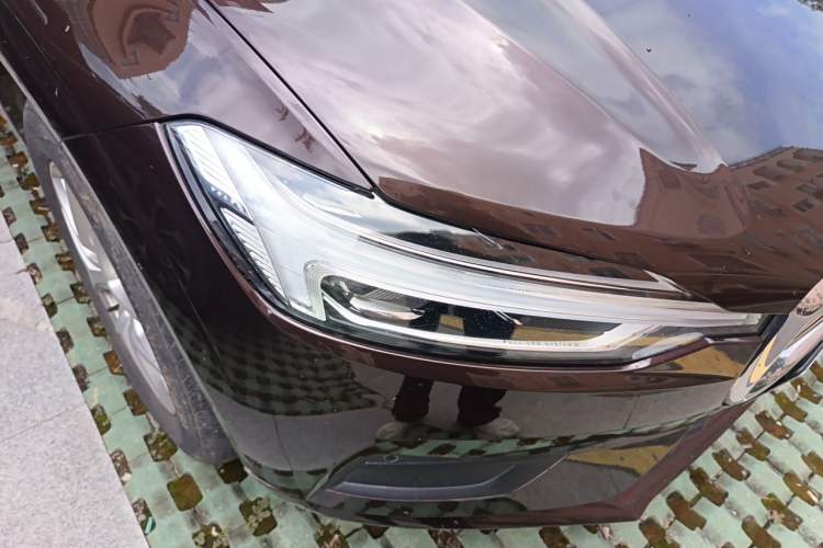 Used Volvo XC60 2019 T5 4x4 Smart Edition China VI Standard Right Front Headlight