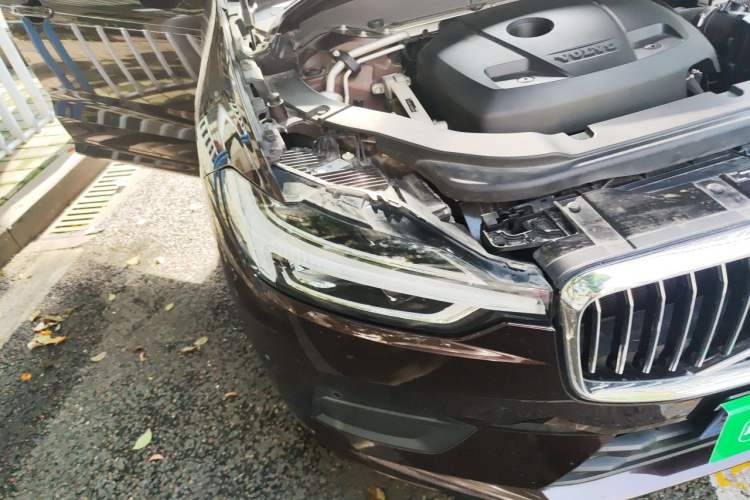 Used Volvo XC60 2019 T5 4x4 Smart Edition China V Standard Right Front Headlight