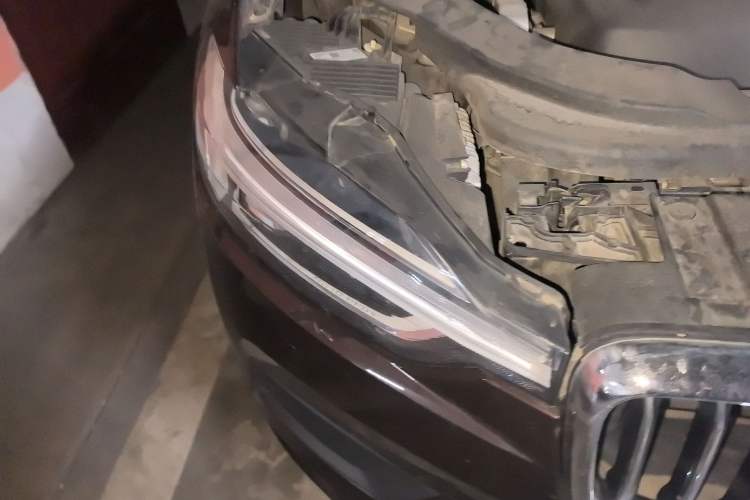 Used Volvo XC60 2019 T5 4x4 Smart Edition China VI Standard Right Front Headlight