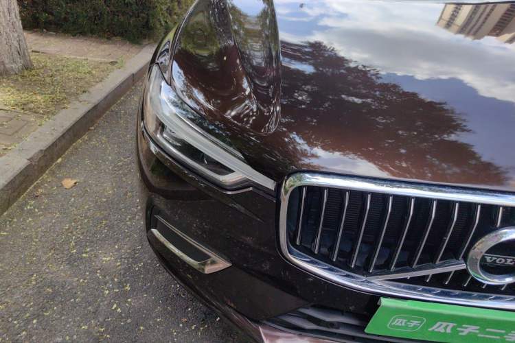 Used Volvo XC60 2019 T5 4x4 Smart Edition China VI Standard Right Front Headlight