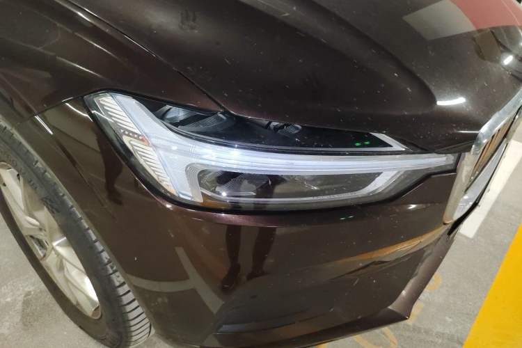 Used Volvo XC60 2019 T5 4x4 Smart Edition China V Standard Right Front Headlight