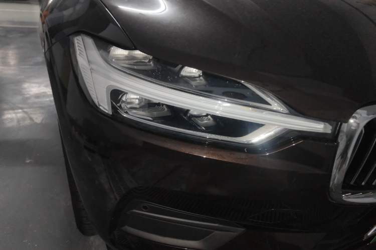 Used Volvo XC60 2019 T5 4x4 Zhiyuan Edition China VI Standard Right Front Headlight