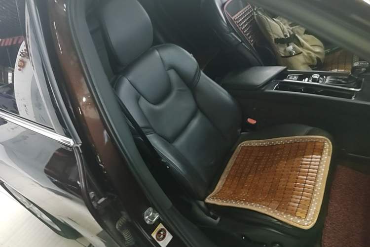 Used Volvo XC60 2019 T5 4x4 Smart Edition China VI Standard Right Front Seat