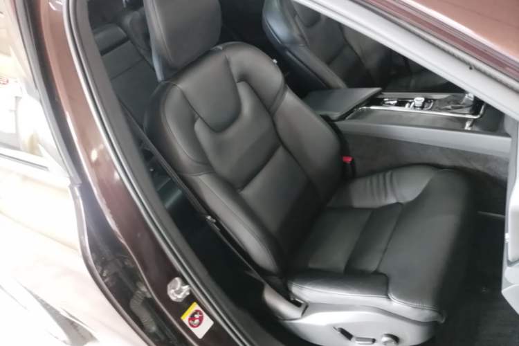 Used Volvo XC60 2019 T5 4x4 Smart Edition China V Standard Right Front Seat