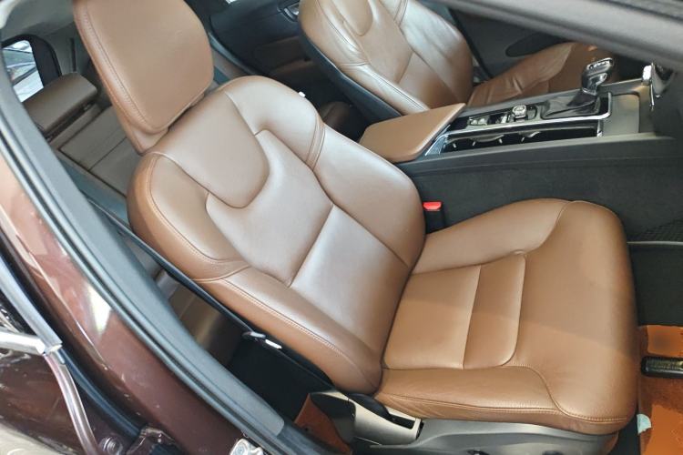 Used Volvo XC60 2019 T5 4x4 Zhiyuan Edition China VI Standard Right Front Seat