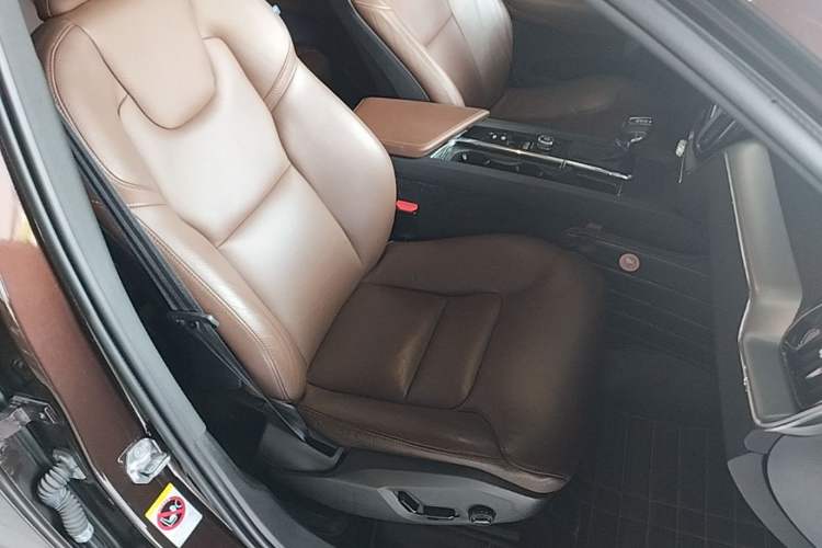 Used Volvo XC60 2019 T5 4x4 Smart Edition China V Standard Right Front Seat