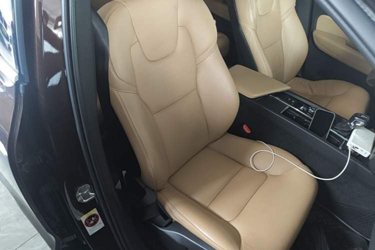Used Volvo XC60 2019 T5 4x4 Smart Edition China V Standard Right Front Seat