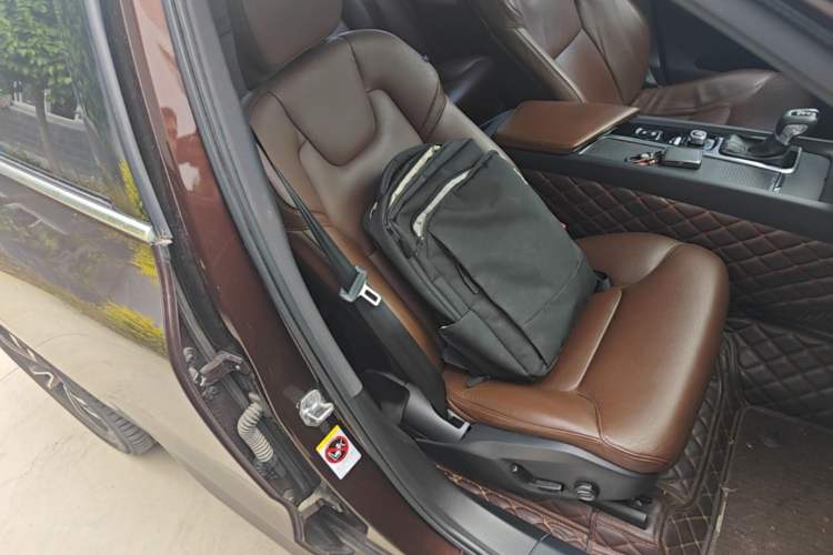 Used Volvo XC60 2019 T5 4x4 Zhiyuan Edition China VI Standard Right Front Seat