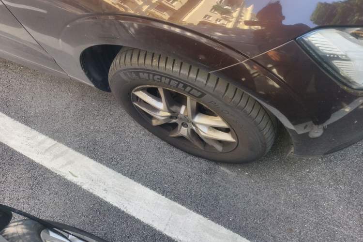 Used Volvo XC60 2019 T5 4x4 Smart Edition China VI Standard Right Front Wheel Hub
