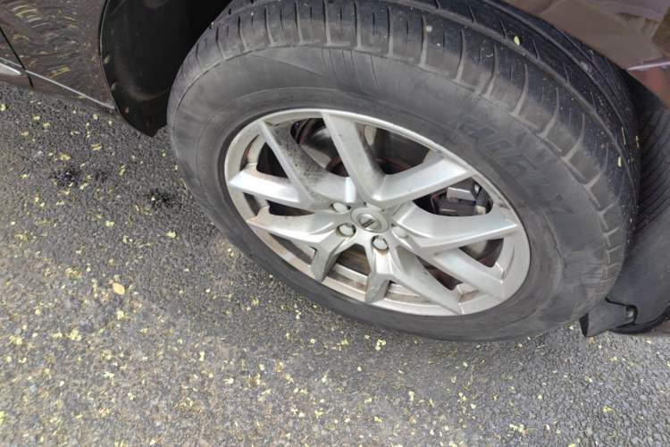 Used Volvo XC60 2019 T5 4x4 Smart Edition China VI Standard Right Front Wheel Hub