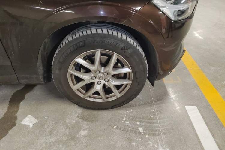 Used Volvo XC60 2019 T5 4x4 Smart Edition China V Standard Right Front Wheel Hub