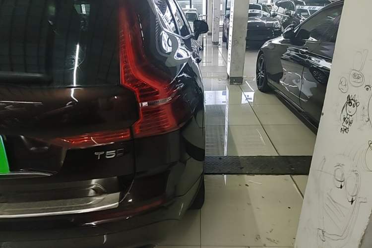Used Volvo XC60 2019 T5 4x4 Smart Edition China VI Standard Right Rear Taillight