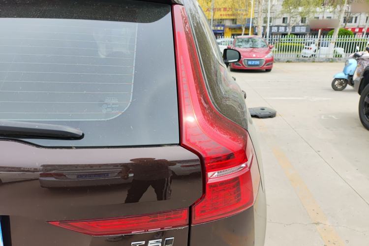Used Volvo XC60 2019 T5 4x4 Smart Edition China VI Standard Right Rear Taillight