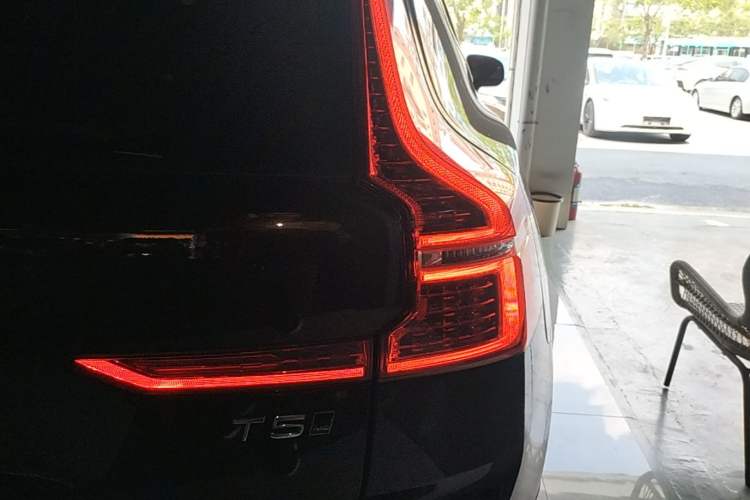 Used Volvo XC60 2019 T5 4x4 Smart Edition China V Standard Right Rear Taillight