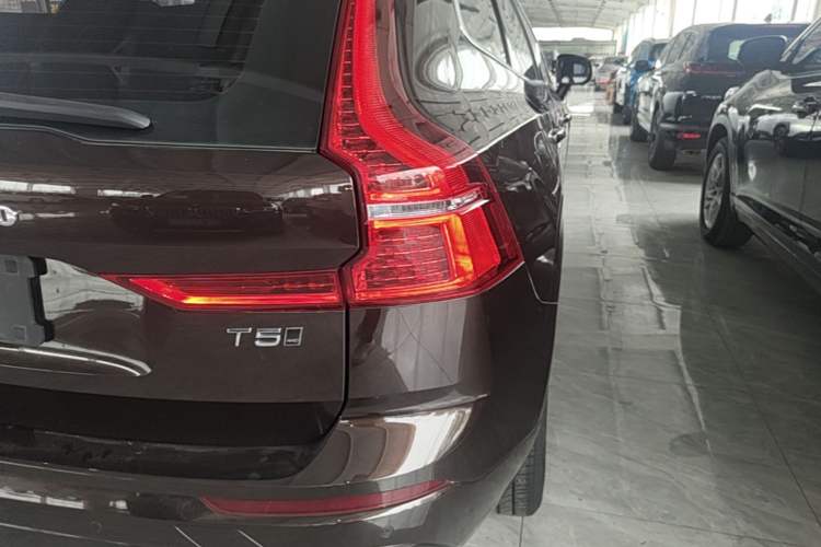 Used Volvo XC60 2019 T5 4x4 Smart Edition China V Standard Right Rear Taillight