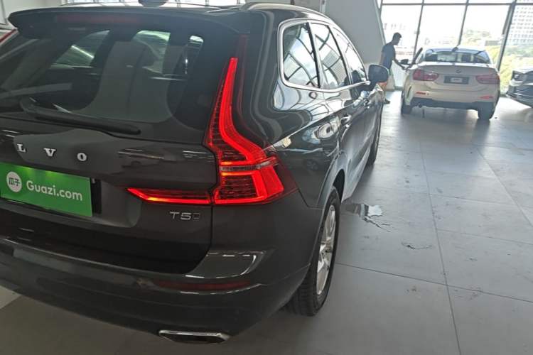 Used Volvo XC60 2019 T5 4x4 Smart Edition China VI Standard Right Rear Taillight