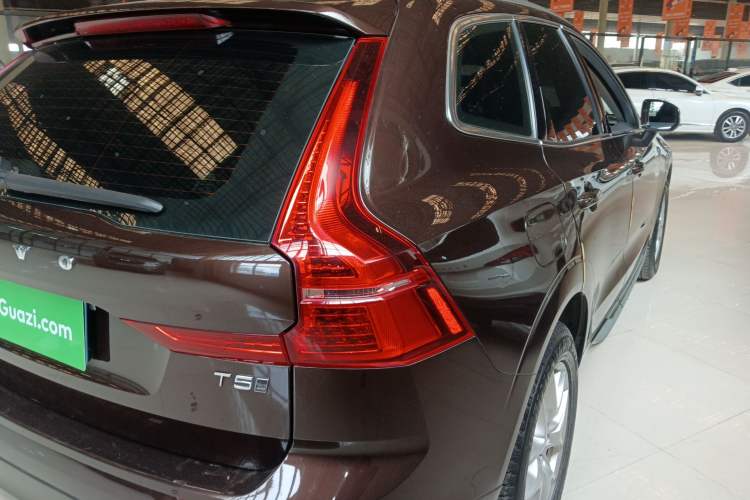 Used Volvo XC60 2019 T5 4x4 Smart Edition China VI Standard Right Rear Taillight