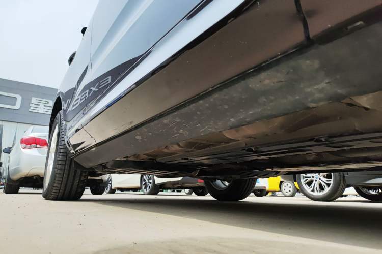Used Volvo XC60 2019 T5 4x4 Smart Edition China VI Standard Right Side Sill