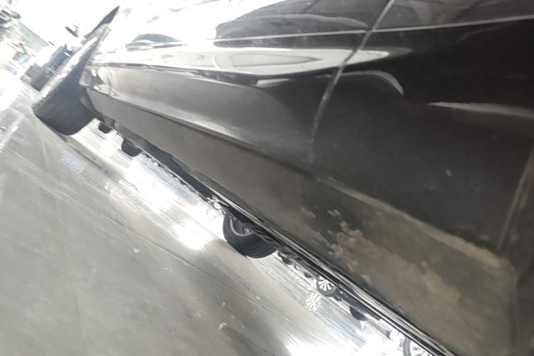 Used Volvo XC60 2019 T5 4x4 Smart Edition China V Standard Right Side Sill