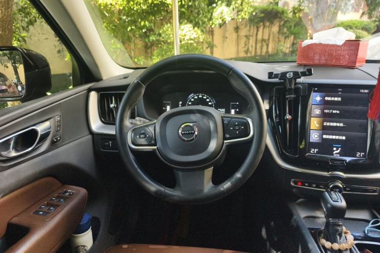 Used Volvo XC60 2019 T5 4x4 Smart Edition China VI Standard Steering Wheel