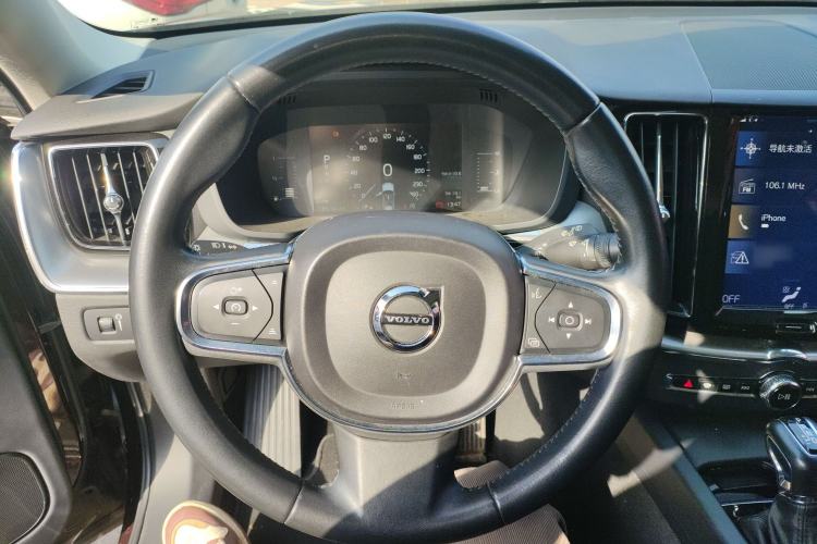 Used Volvo XC60 2019 T5 4x4 Smart Edition China VI Standard Steering Wheel