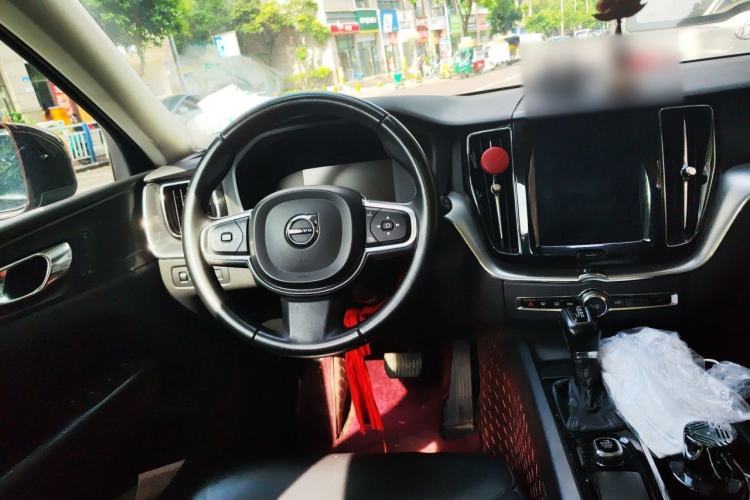 Used Volvo XC60 2019 T5 4x4 Smart Edition China V Standard Steering Wheel