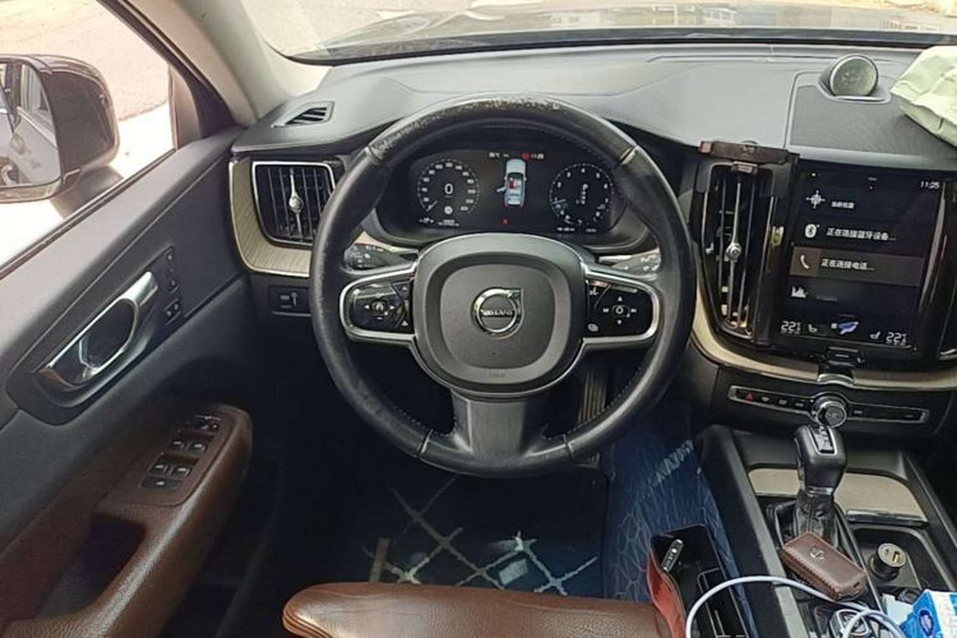 Used Volvo XC60 2019 T5 4x4 Smart Edition China V Standard Steering Wheel
