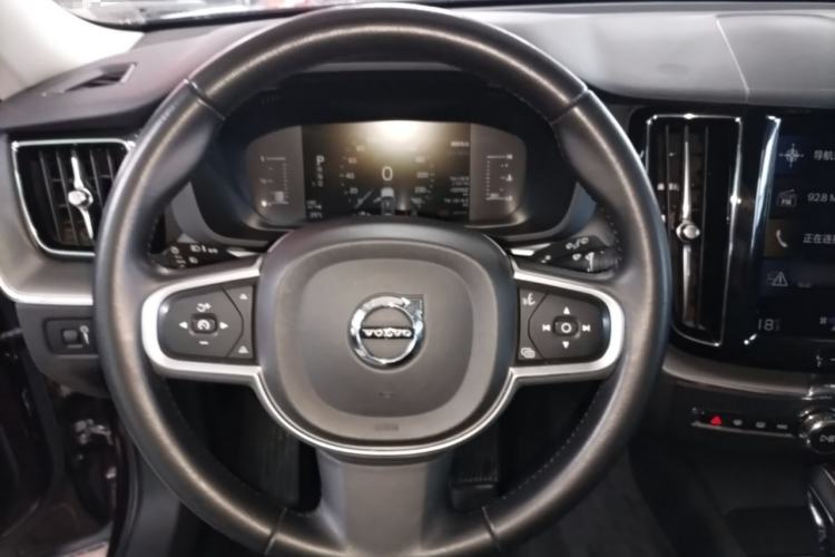 Used Volvo XC60 2019 T5 4x4 Smart Edition China V Standard Steering Wheel