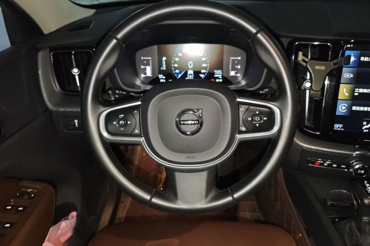 Used Volvo XC60 2019 T5 4x4 Smart Edition China VI Standard Steering Wheel