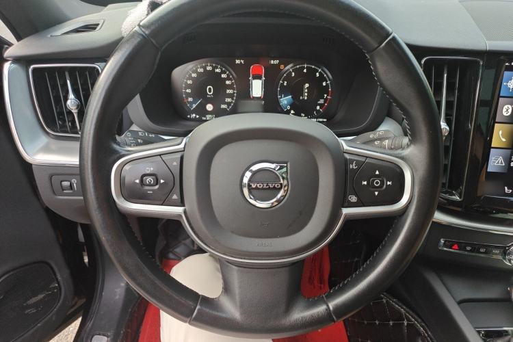 Used Volvo XC60 2019 T5 4x4 Smart Edition China V Standard Steering Wheel