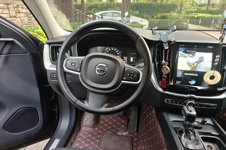 Used Volvo XC60 2019 T4 Zhiyi Edition China V Standard Steering Wheel