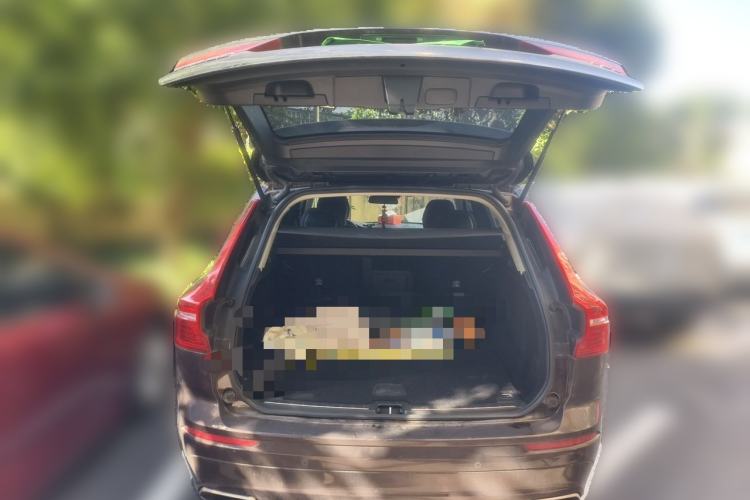 Used Volvo XC60 2019 T5 4x4 Smart Edition China VI Standard Trunk