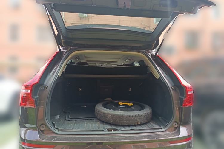 Used Volvo XC60 2019 T5 4x4 Smart Edition China VI Standard Trunk