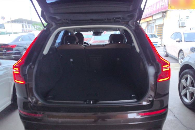 Used Volvo XC60 2019 T5 4x4 Smart Edition China VI Standard Trunk