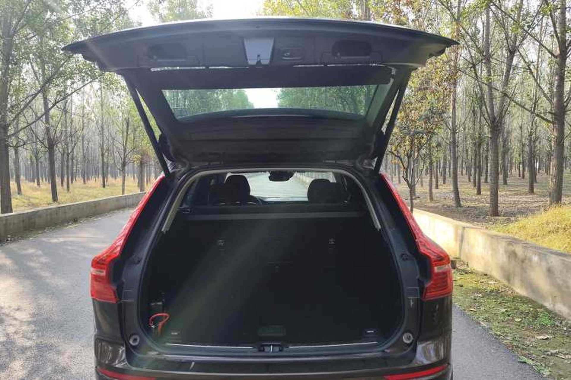 Used Volvo XC60 2019 T5 4x4 Zhiyuan Edition China VI Standard Trunk
