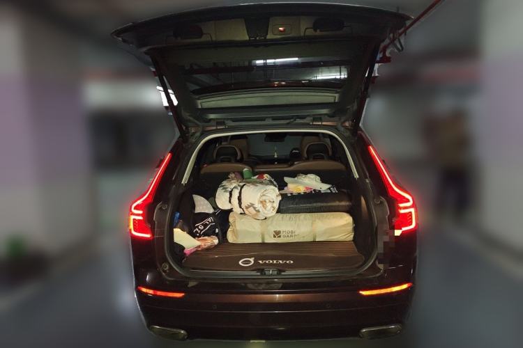 Used Volvo XC60 2019 T5 4x4 Smart Edition China VI Standard Trunk