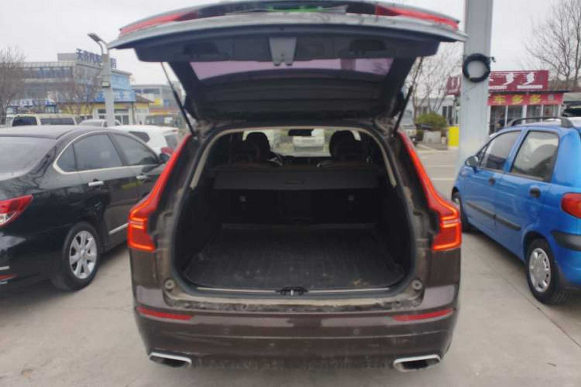 Used Volvo XC60 2019 T5 4x4 Smart Edition China V Standard Trunk
