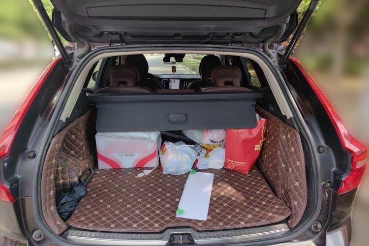 Used Volvo XC60 2019 T5 4x4 Smart Edition China VI Standard Trunk