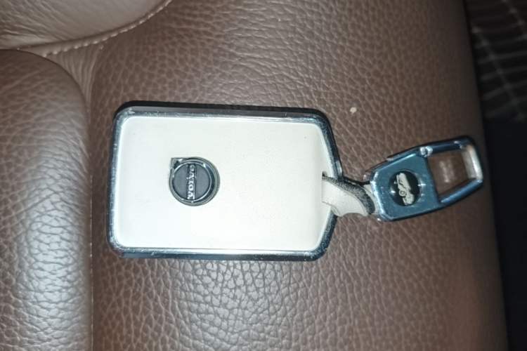 Used Volvo XC60 2019 T5 4x4 Smart Edition China V Standard Vehicle Key